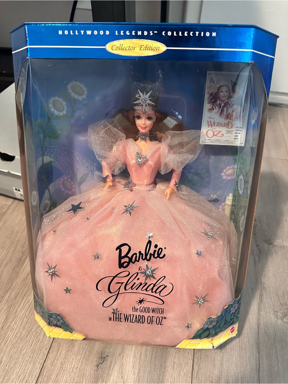 VTG 1995 Hollywood Legends
Barbie as Glinda the Good Witch NIB